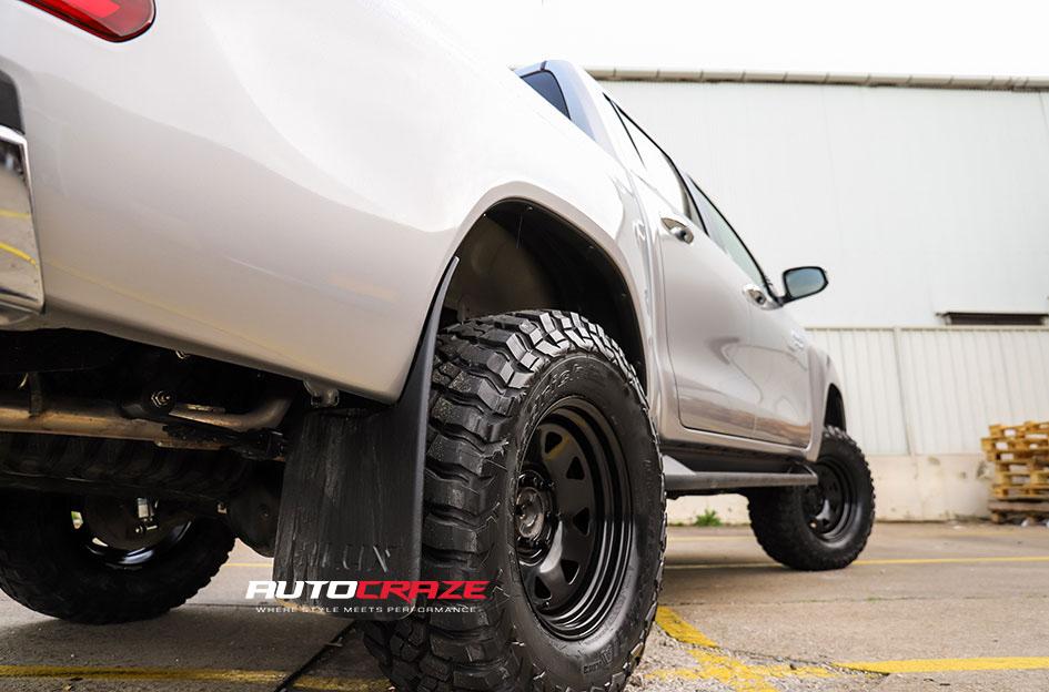 TOYOTA HILUX N80 4WD TERRA SATIN BLACK